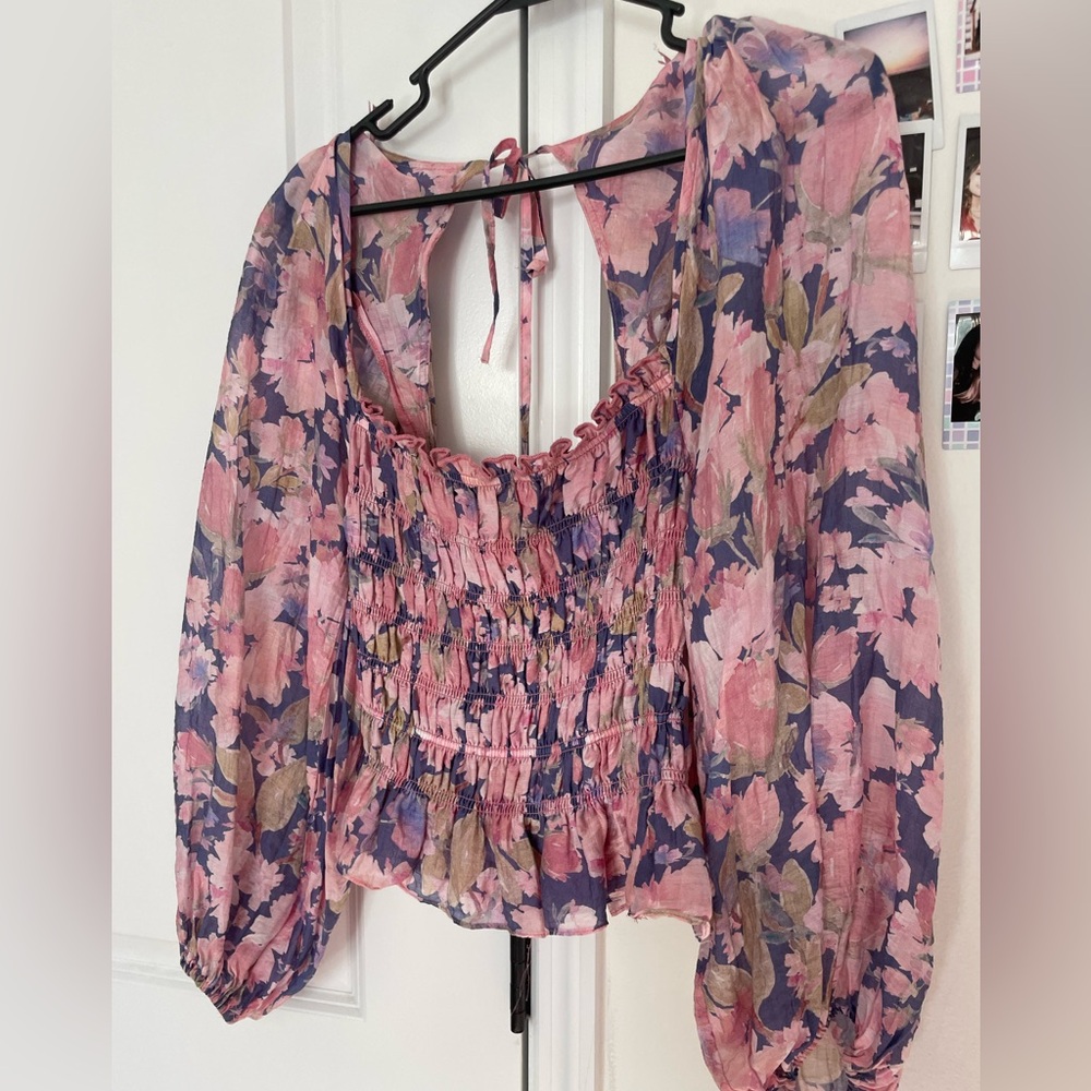 Floral balloon sleeve top. ASTR brand size xs
